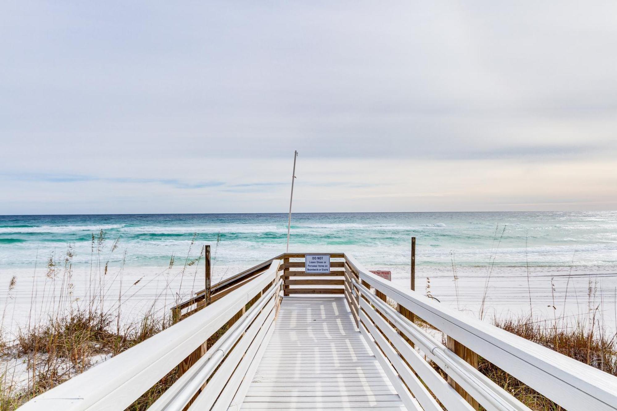 Pensacola Beach Condo With Patio And Access To Beach! ภายนอก รูปภาพ