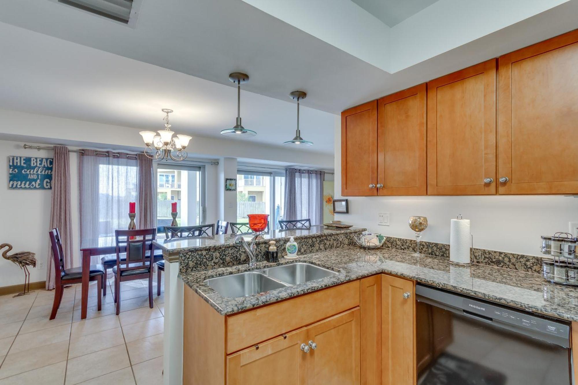 Pensacola Beach Condo With Patio And Access To Beach! ภายนอก รูปภาพ